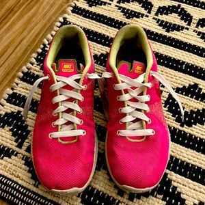 Nike size 5.5Youth. They fit me and i am size 6.5-7 Womens